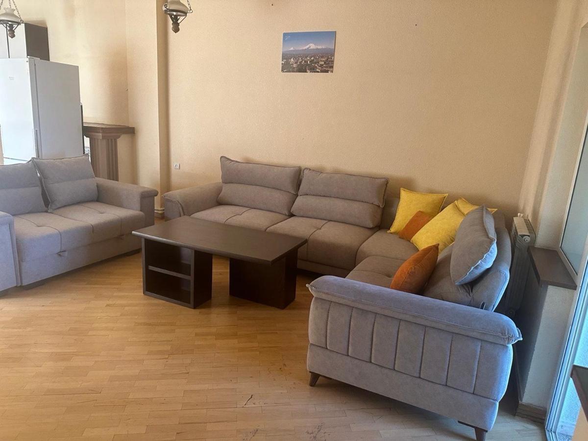Tatev Apartments Yerevan Bagian luar foto